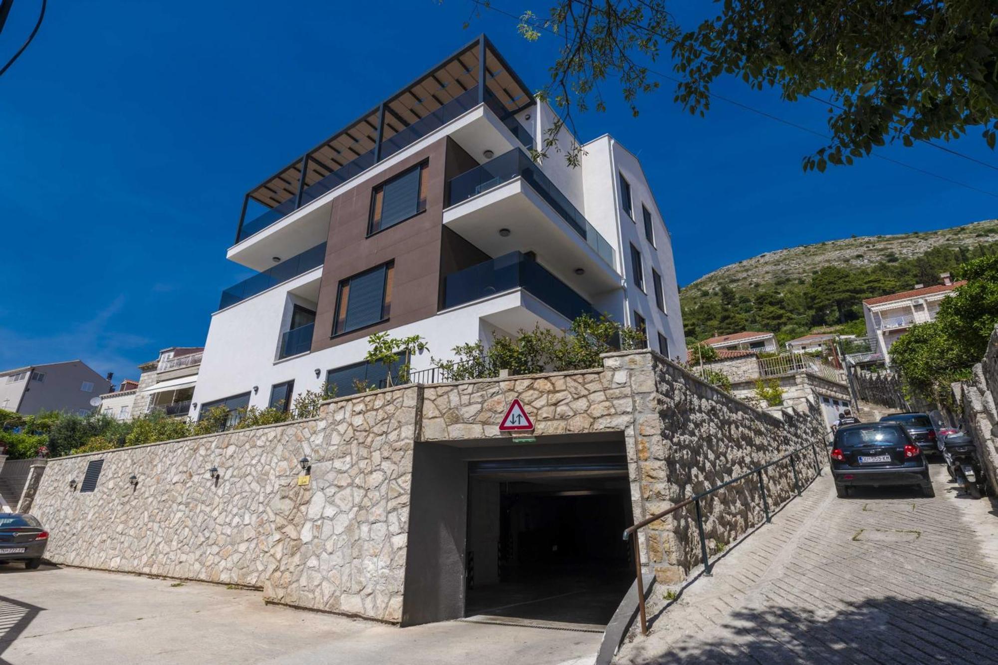 Rausion Luxury Apartment