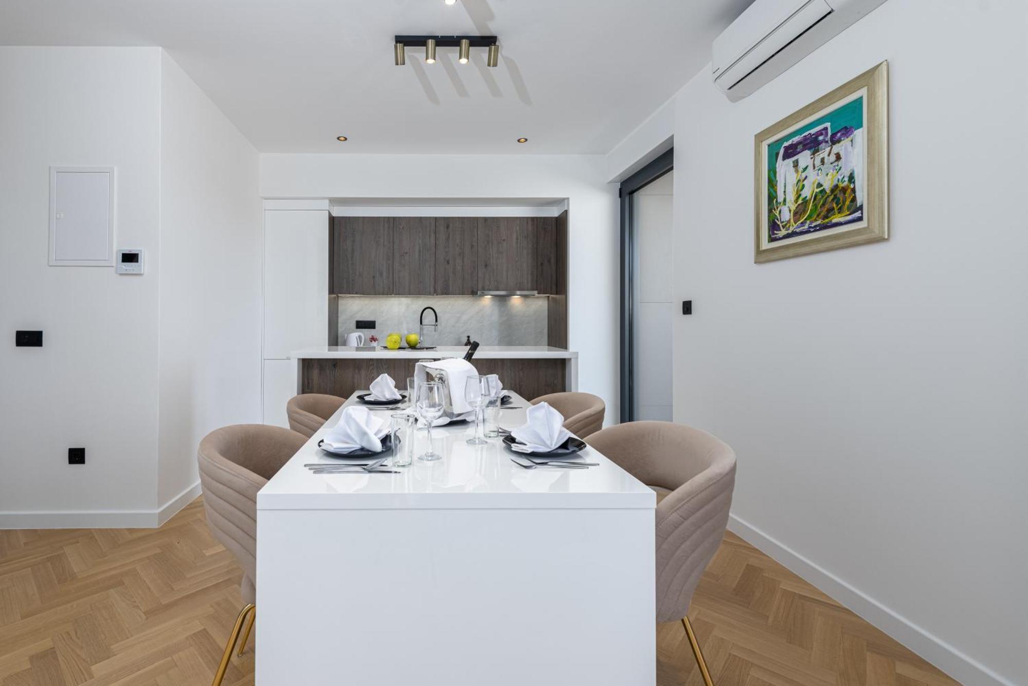 Rausion Luxury Apartment